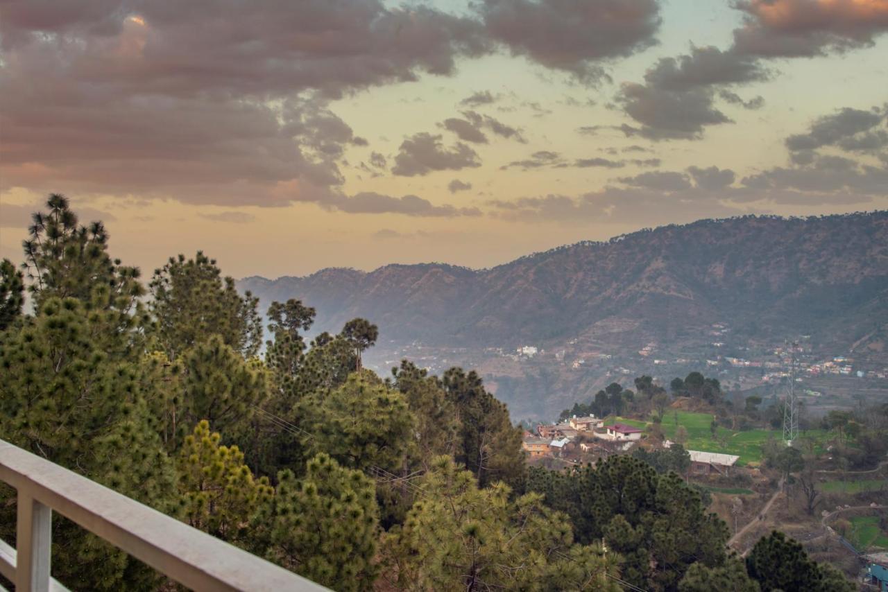 The Hillcrest Paradise Kasauli Exterior foto