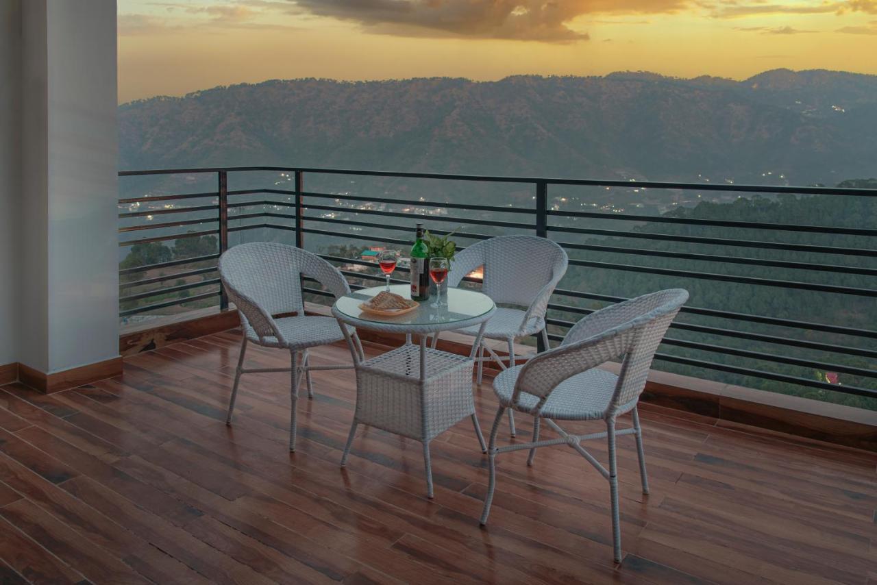 The Hillcrest Paradise Kasauli Exterior foto